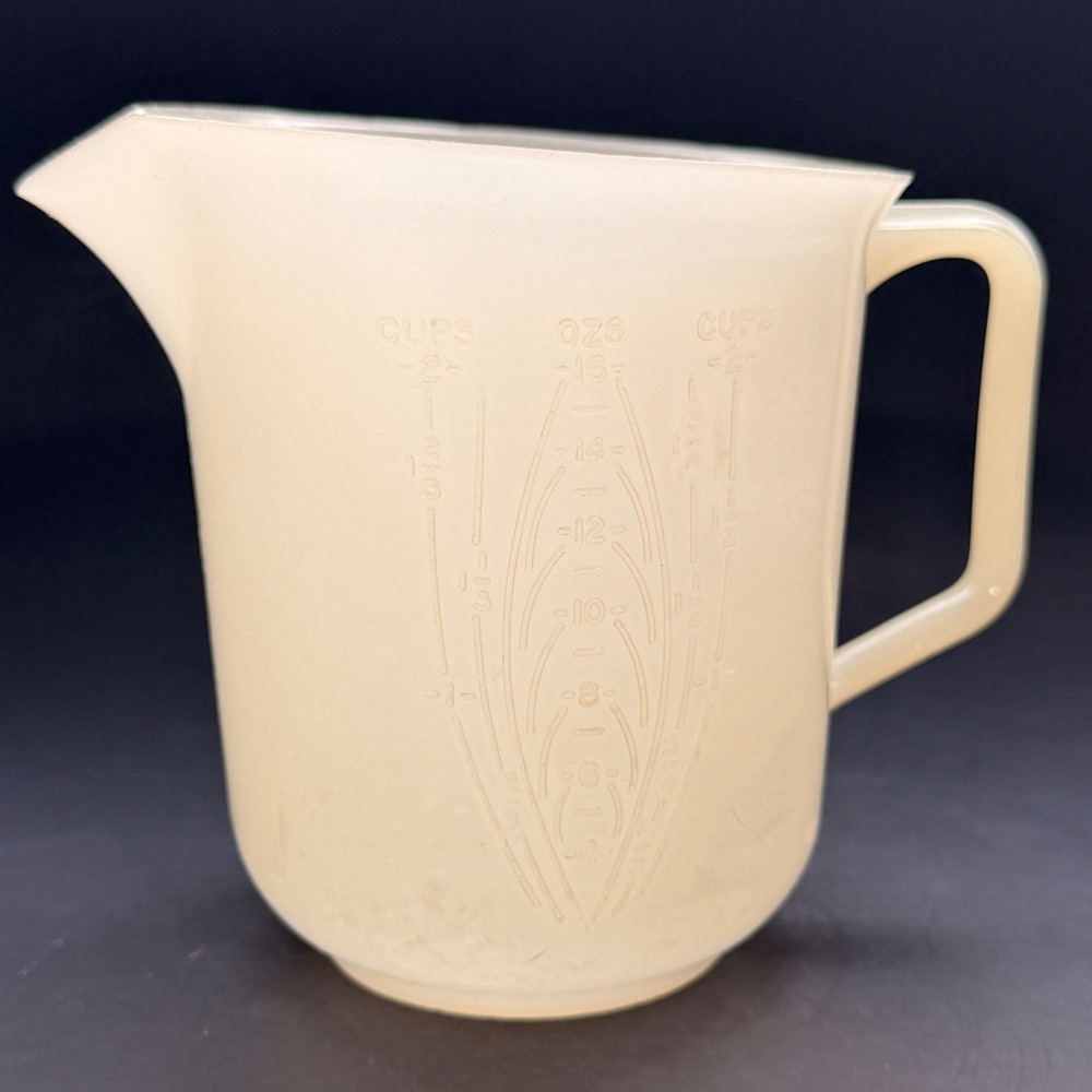 Vintage Tupperware 134-1 Measuring Pitcher 16 oz 2 Cup Sheer Cream Made in USA *